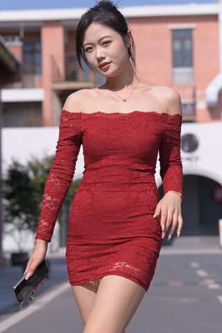 美女模特街拍,身材火辣,身材好颜值高